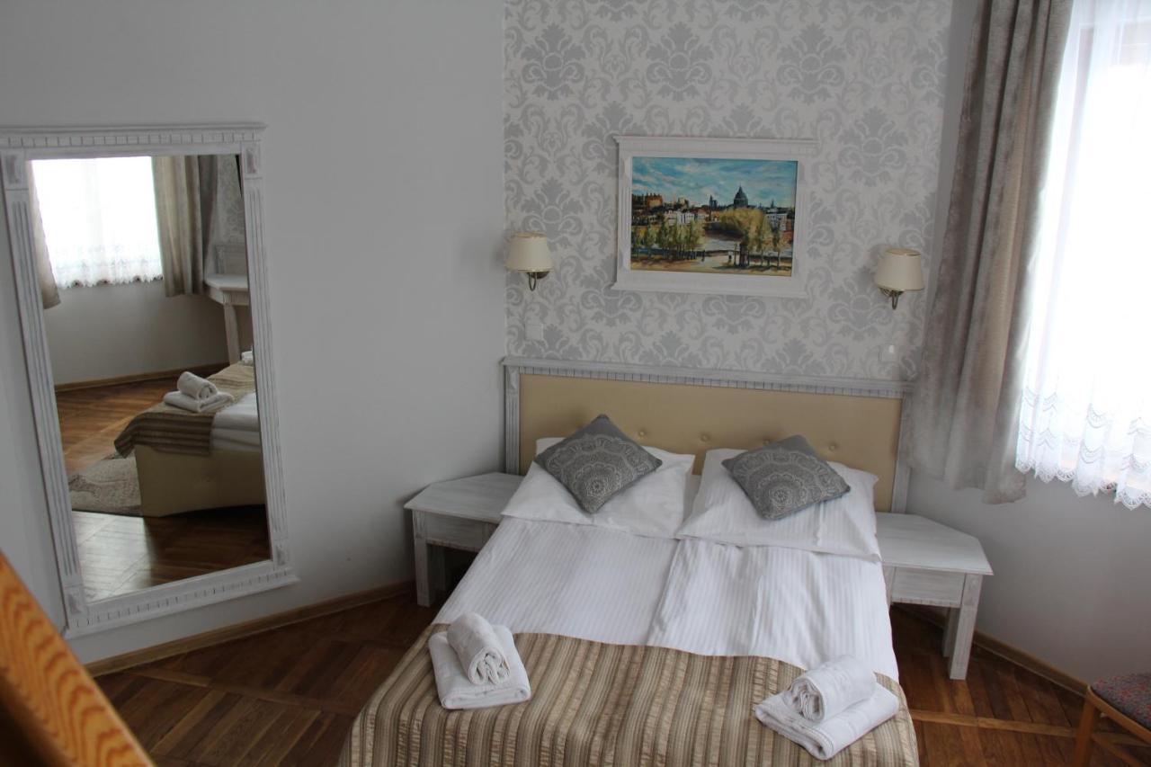 Zamek Karnity Hotel 3*